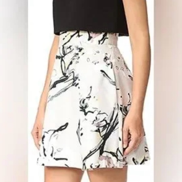 Black Halo Dresses & Skirts - Black Halo beige large flower a-line skirt